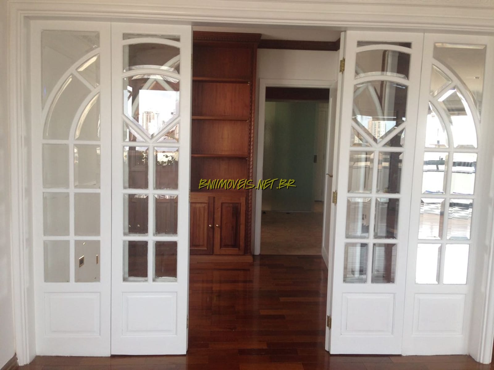 Apartamento à venda e aluguel com 3 quartos, 140m² - Foto 9
