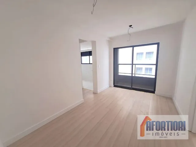Apartamento 2 quartos e 1 banheiro, à venda, no bairro Água Verde em Curitiba