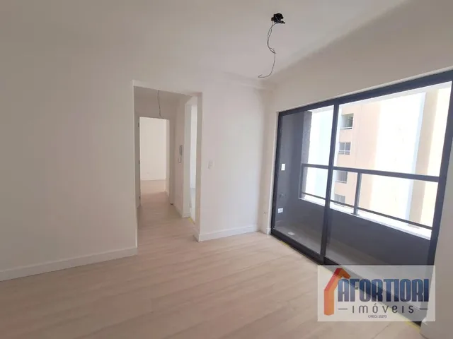 Apartamento 2 quartos e 1 banheiro, à venda, no bairro Água Verde em Curitiba