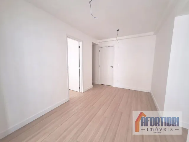 Apartamento 2 quartos e 1 banheiro, à venda, no bairro Água Verde em Curitiba