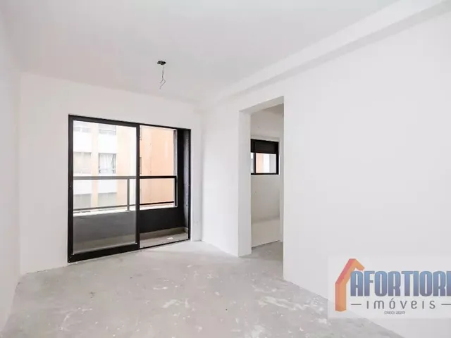 Apartamento 2 quartos e 1 banheiro, à venda, no bairro Água Verde em Curitiba