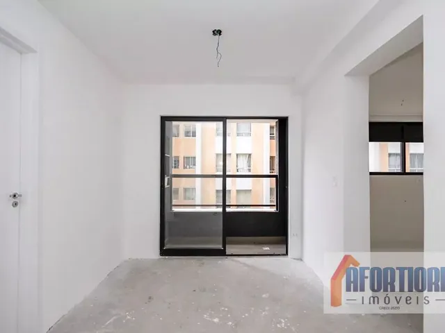 Apartamento 2 quartos e 1 banheiro, à venda, no bairro Água Verde em Curitiba