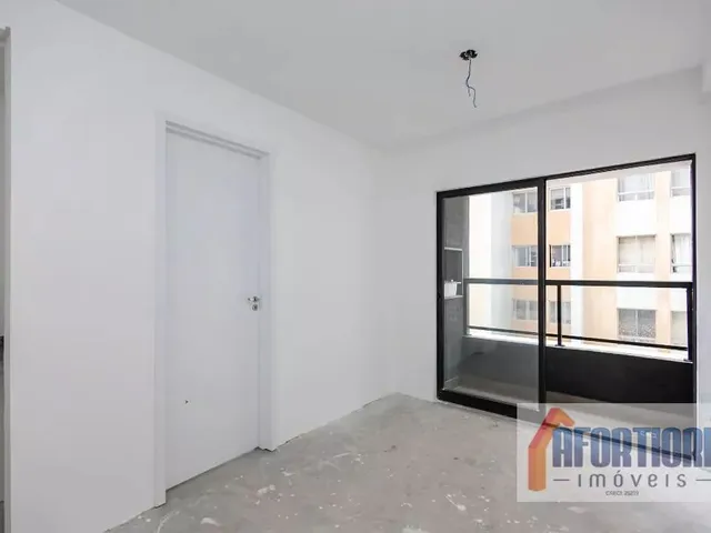 Apartamento 2 quartos e 1 banheiro, à venda, no bairro Água Verde em Curitiba