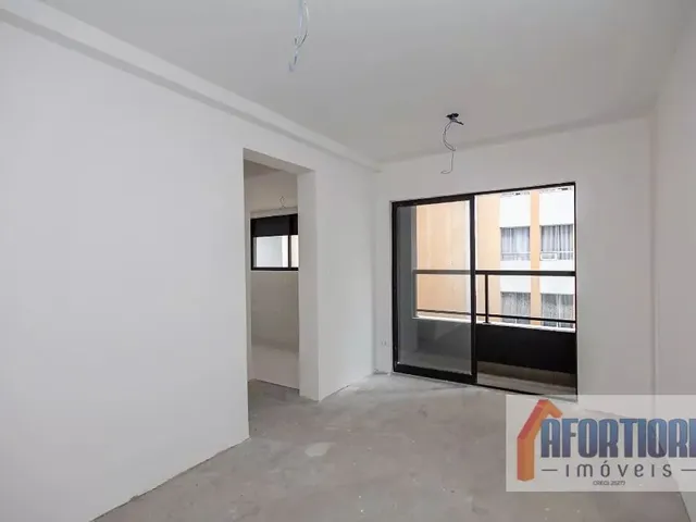 Apartamento 2 quartos e 1 banheiro, à venda, no bairro Água Verde em Curitiba