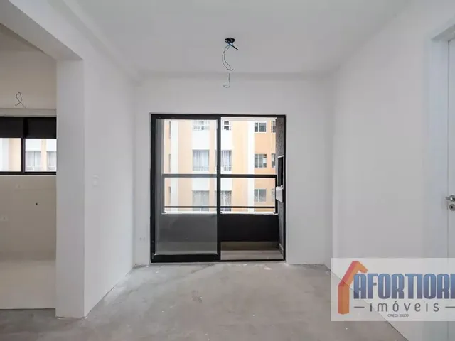 Apartamento 2 quartos e 1 banheiro, à venda, no bairro Água Verde em Curitiba