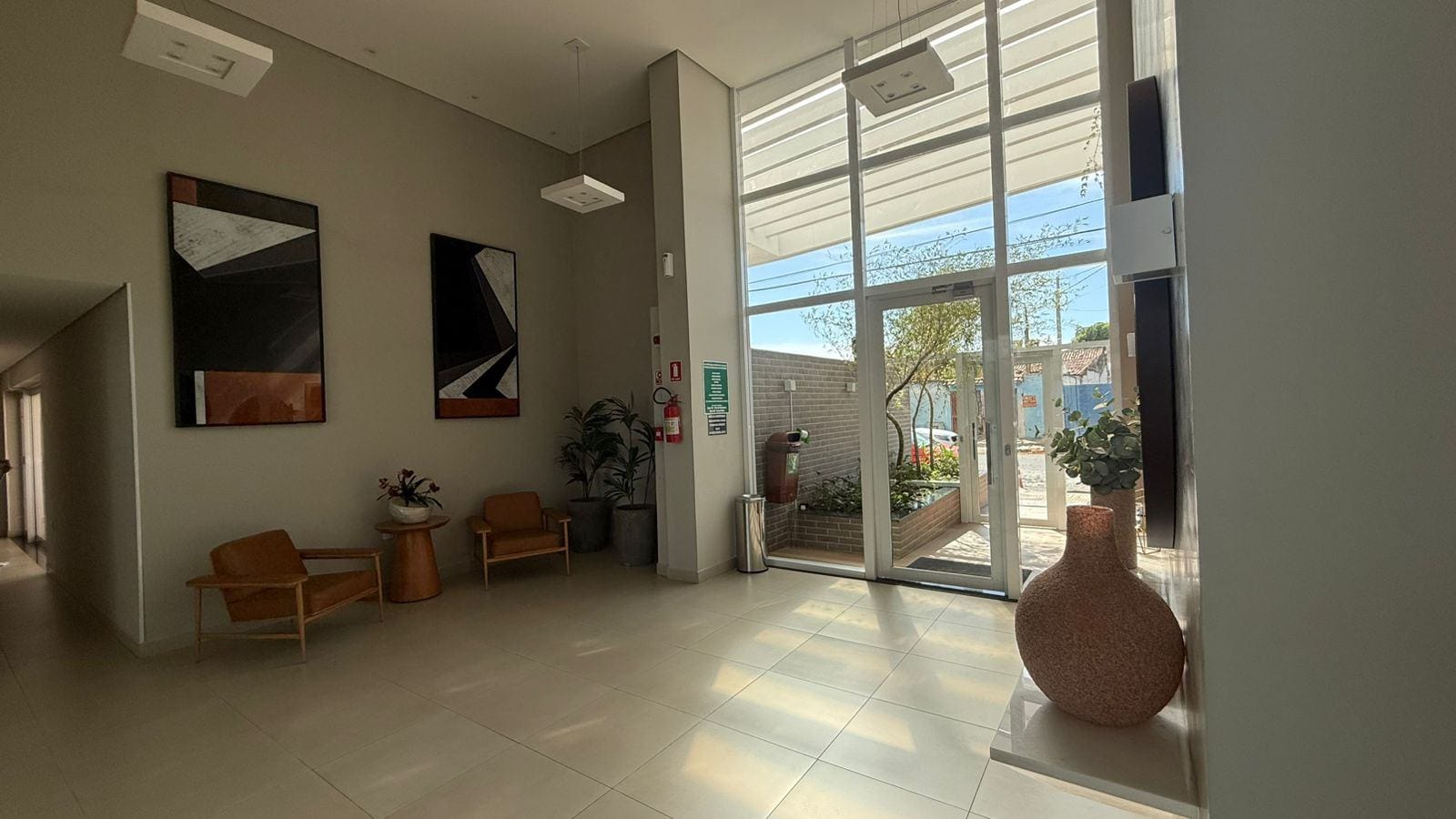 Apartamento à venda com 3 quartos, 71m² - Foto 2