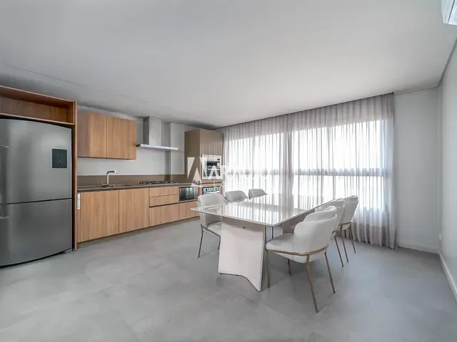Apartamento 2 quartos e 1 banheiro, para alugar, no bairro Centro em Itajaí