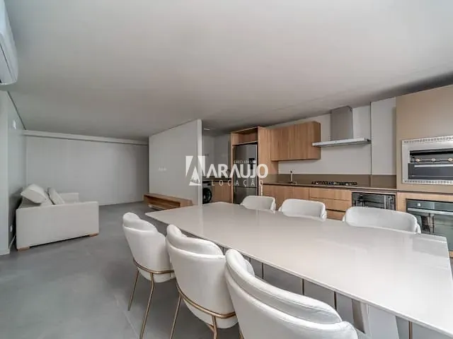 Apartamento 2 quartos e 1 banheiro, para alugar, no bairro Centro em Itajaí