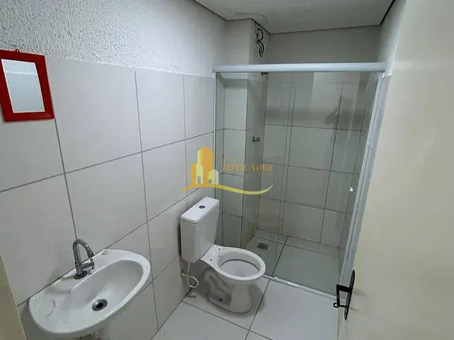 Apartamento 2 quartos e 1 banheiro, para alugar, no bairro Vila Carmosina em São Paulo