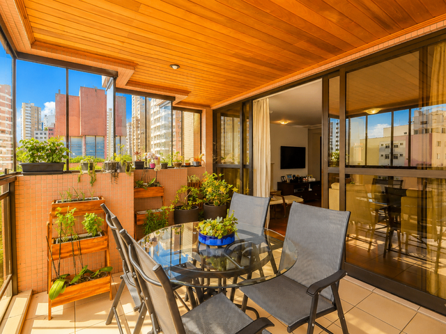 Apartamento com 264m² 4 quartos e 5 banheiros, à venda, no bairro Cabral em Curitiba