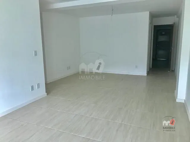 Apartamento 3 quartos e 2 banheiros, à venda, no bairro Corrêas em Petrópolis