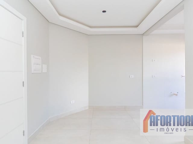 Apartamento 2 quartos e 2 banheiros, à venda, no bairro Pinheirinho em Curitiba