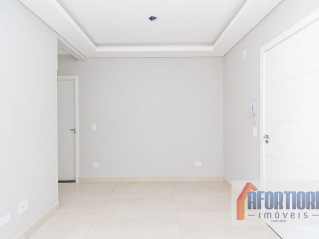 Apartamento 2 quartos e 2 banheiros, à venda, no bairro Pinheirinho em Curitiba