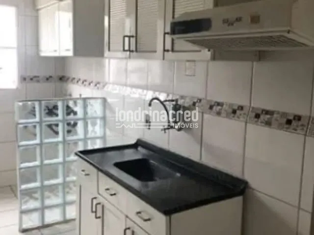 Apartamento 2 quartos e 1 banheiro, à venda, no bairro Jardim Strass em Londrina