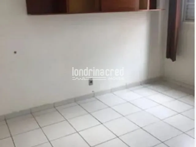 Apartamento 2 quartos e 1 banheiro, à venda, no bairro Jardim Strass em Londrina