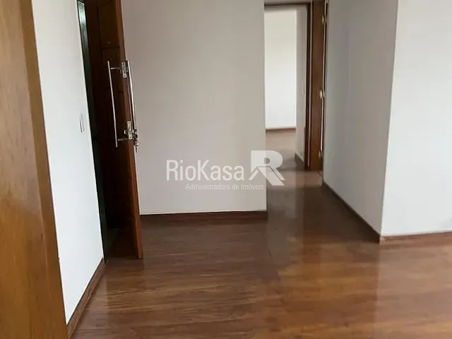Apartamento 2 quartos e 1 banheiro, para alugar, no bairro Campo Grande em Rio de Janeiro