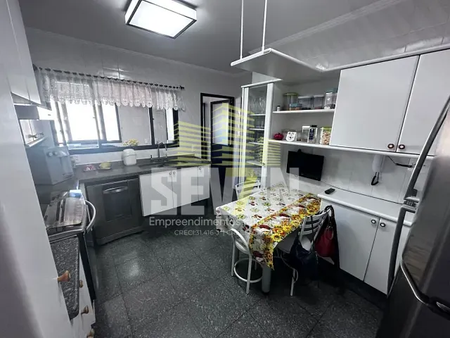 Apartamento com 206m² 3 quartos e 3 banheiros, à venda, no bairro Vila Cidade Universitária em Bauru