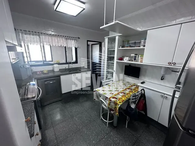 Apartamento com 206m² 3 quartos e 3 banheiros, à venda, no bairro Vila Cidade Universitária em Bauru
