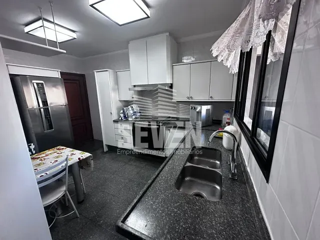Apartamento com 206m² 3 quartos e 3 banheiros, à venda, no bairro Vila Cidade Universitária em Bauru