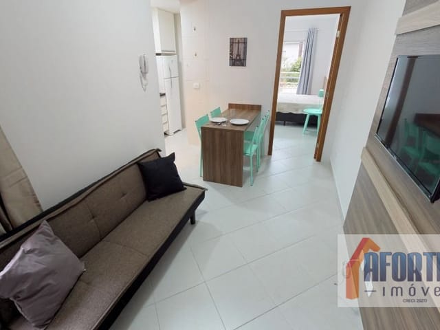 Apartamento 1 quarto e 1 banheiro, para alugar, no bairro Centro em Curitiba