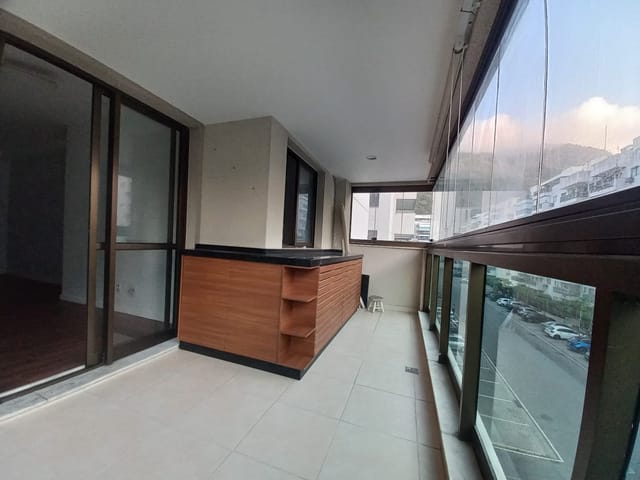 Apartamento com 81m² 3 quartos e 2 banheiros, à venda, no bairro Recreio dos Bandeirantes em Rio de Janeiro