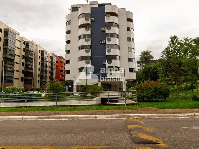 Apartamento com 232m² 3 quartos e 4 banheiros, à venda, no bairro Asa Norte em Brasília