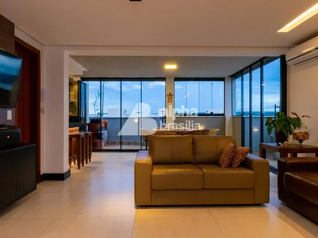 Apartamento com 232m² 3 quartos e 4 banheiros, à venda, no bairro Asa Norte em Brasília