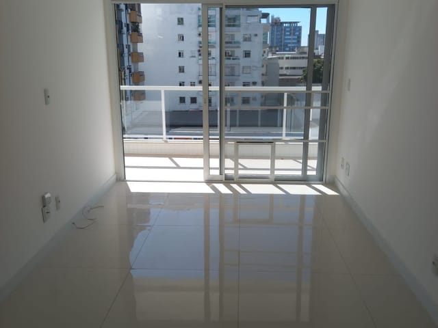 Apartamento 2 quartos e 2 banheiros, à venda ou para alugar, no bairro Centro em Campos dos Goytacazes