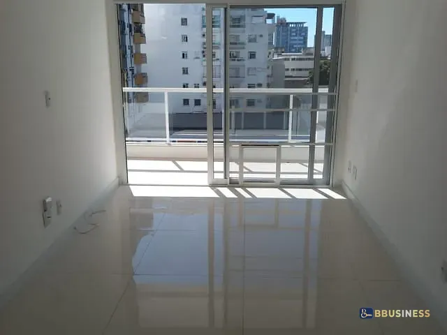 Apartamento 2 quartos e 2 banheiros, à venda ou para alugar, no bairro Centro em Campos dos Goytacazes