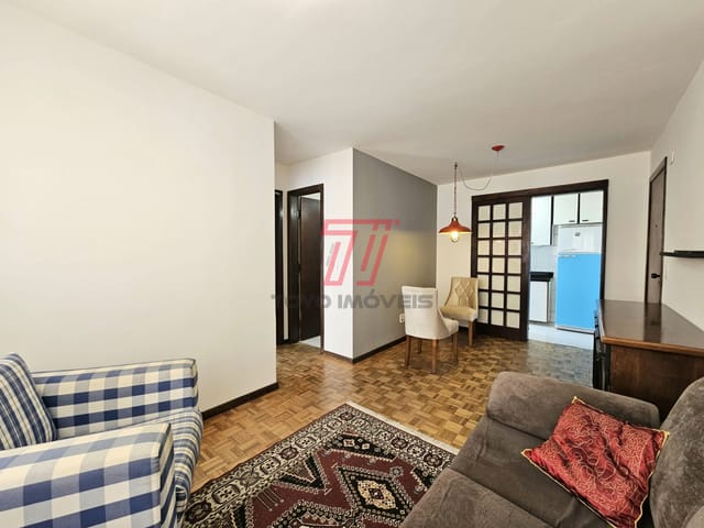 Apartamento 2 quartos e 1 banheiro, para alugar, no bairro Novo Mundo em Curitiba