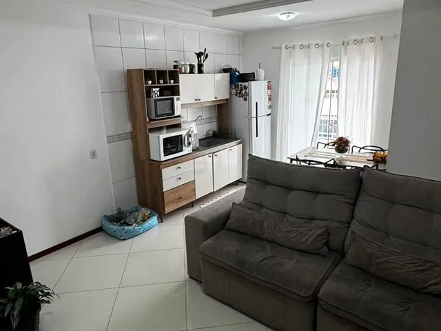 Apartamento 2 quartos e 2 banheiros, à venda, no bairro Ingleses do Rio Vermelho em Florianópolis
