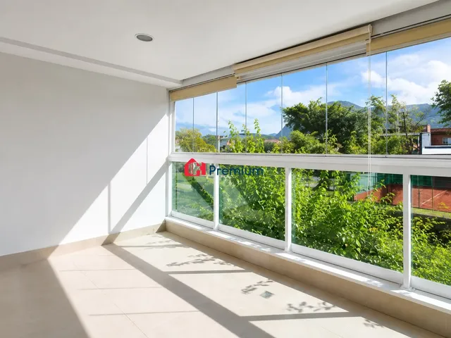 Apartamento 2 quartos e 3 banheiros, à venda, no bairro Recreio dos Bandeirantes em Rio de Janeiro