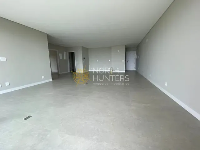 Apartamento com 168m² 3 quartos e 4 banheiros, à venda, no bairro Jurerê em Florianópolis