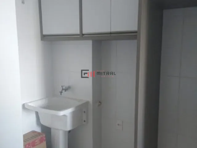 Apartamento 2 quartos e 2 banheiros, para alugar, no bairro Jardim Shangri-la A em Londrina