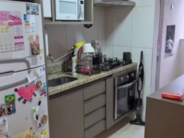 Apartamento 2 quartos e 2 banheiros, para alugar, no bairro Jardim Shangri-la A em Londrina