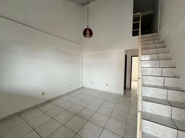 Apartamento 2 quartos e 1 banheiro, para alugar, no bairro São João do Rio Vermelho em Florianópolis