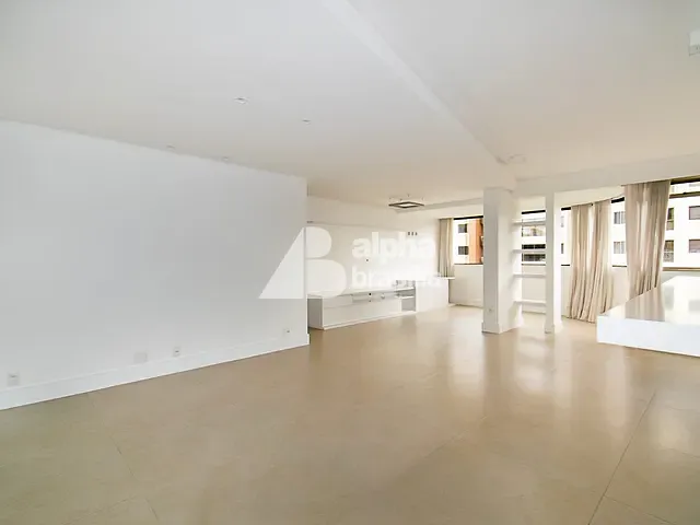 Apartamento 3 quartos e 2 banheiros, para alugar, no bairro Asa Norte em Brasília