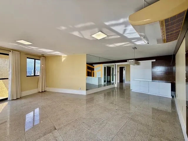 Apartamento 3 quartos e 5 banheiros, à venda, no bairro Batista Campos em Belém