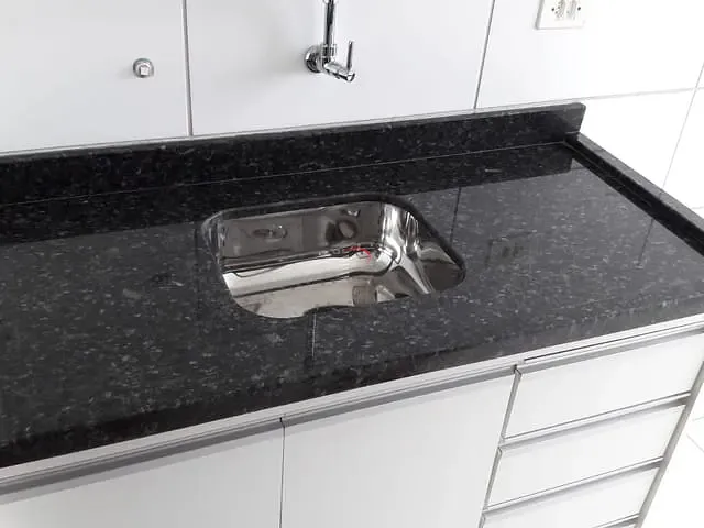 Apartamento com 80m² 2 quartos e 1 banheiro, para alugar, no bairro Gleba Fazenda Palhano em Londrina