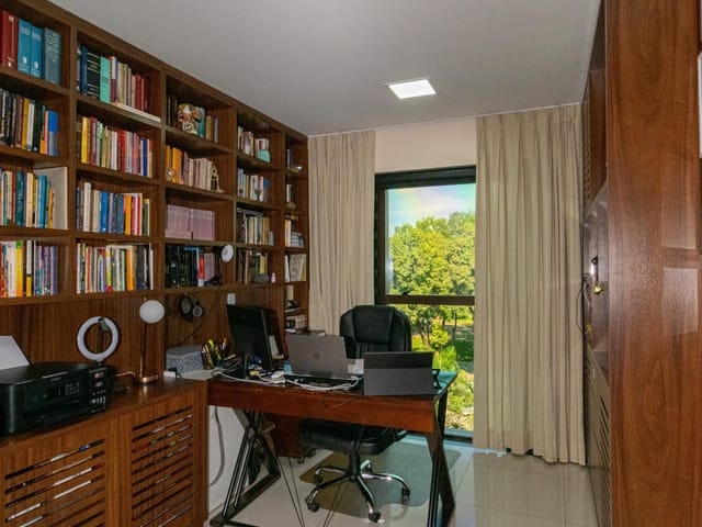 Foto do Apartamento - RESIDENCIAL MÁRCIO CONTRIM SQN 208 ASA NORTE| Andar Alto | Nascente | 3 Quartos | 1 Suíte | Vista Livre | 2 Vagas | ALPHA BRASILIA A IMÓVEIS LTDA.