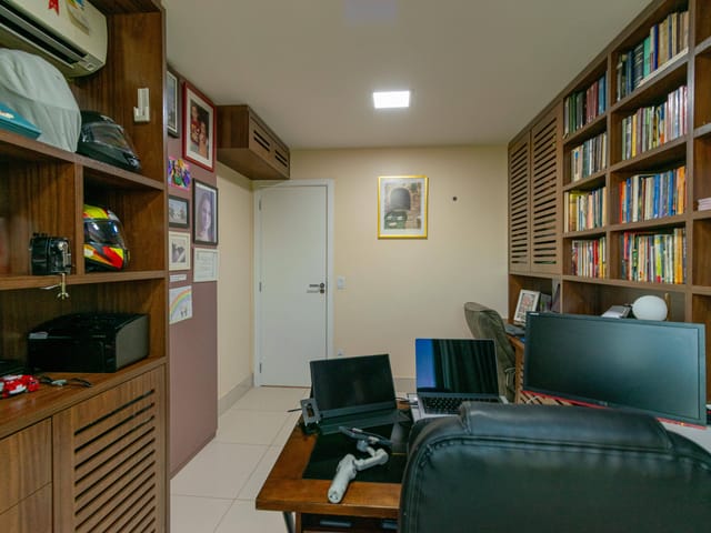 Foto do Apartamento - RESIDENCIAL MÁRCIO CONTRIM SQN 208 ASA NORTE| Andar Alto | Nascente | 3 Quartos | 1 Suíte | Vista Livre | 2 Vagas | ALPHA BRASILIA A IMÓVEIS LTDA.