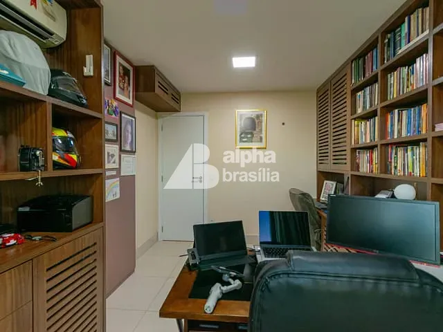 Apartamento com 129m² 3 quartos e 2 banheiros, à venda, no bairro Asa Norte em Brasília