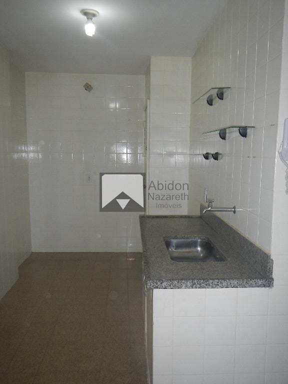 Apartamento à venda com 2 quartos, 70m² - Foto 9