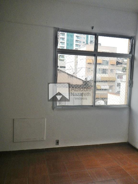 Apartamento à venda com 2 quartos, 70m² - Foto 13