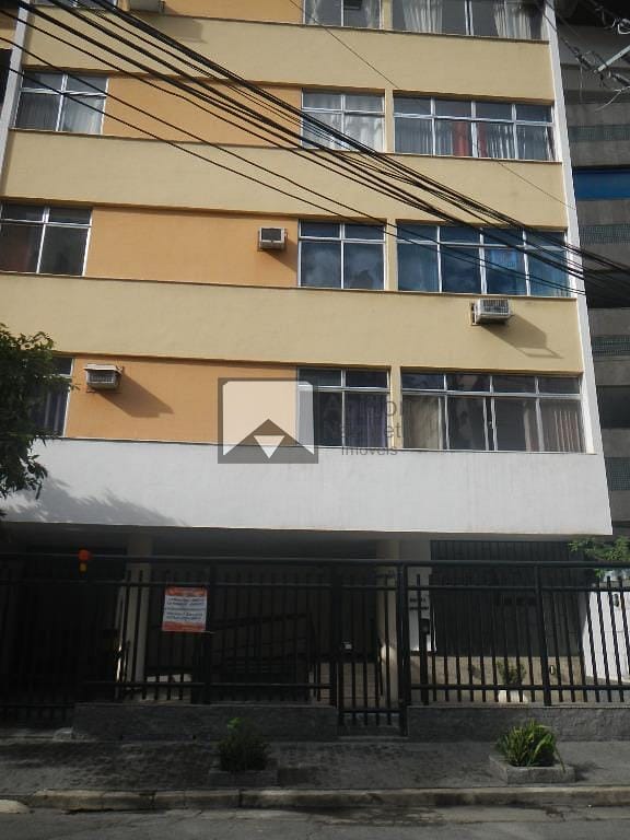 Apartamento à venda com 2 quartos, 70m² - Foto 1