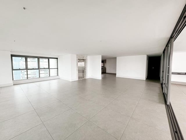 Apartamento com 639m² 3 quartos e 4 banheiros, à venda, no bairro Santa Rosa em Londrina