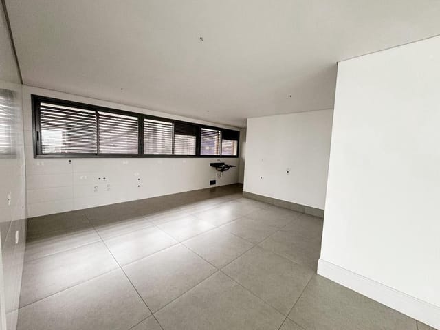 Apartamento com 639m² 3 quartos e 4 banheiros, à venda, no bairro Santa Rosa em Londrina