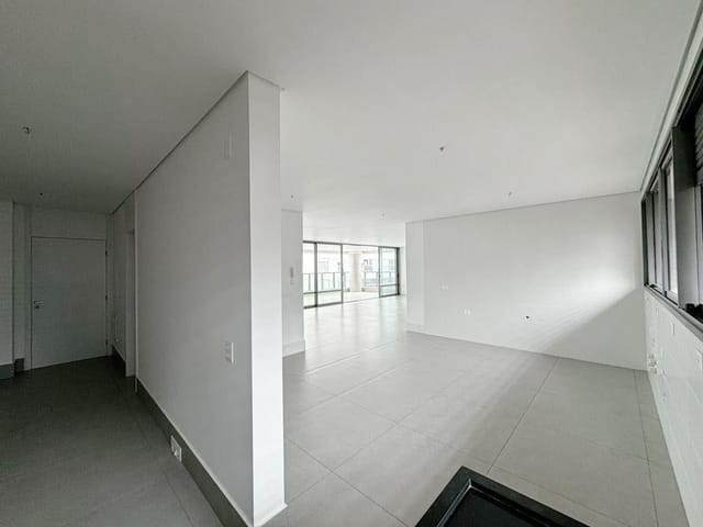 Apartamento com 639m² 3 quartos e 4 banheiros, à venda, no bairro Santa Rosa em Londrina