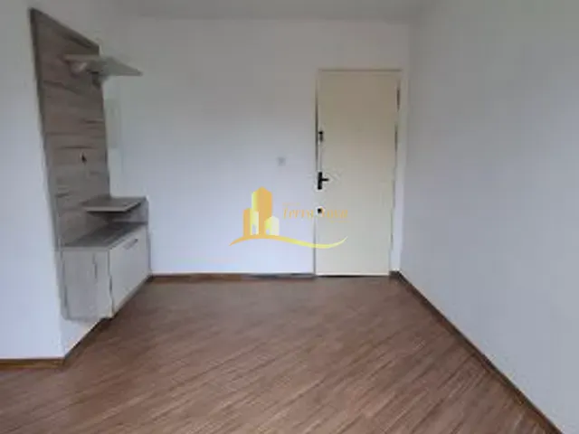 Apartamento 2 quartos e 1 banheiro, à venda ou para alugar, no bairro Vila Carmosina em São Paulo
