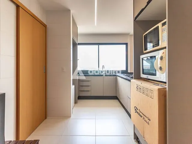 Apartamento 4 quartos e 4 banheiros, para alugar, no bairro Centro em Ponta Grossa
